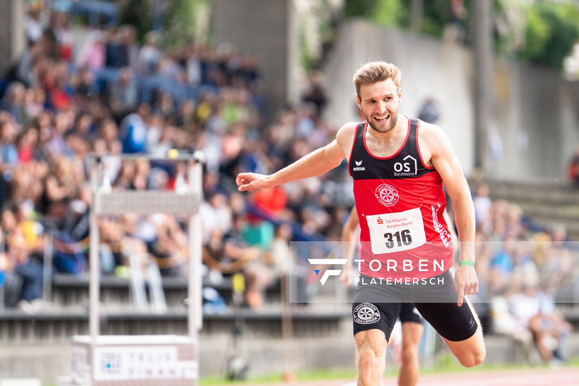 Fabian Dammermann (LG Osnabrueck) im Ziel nach 400m am 04.06.2022 waehrend der Sparkassen Gala in Regensburg